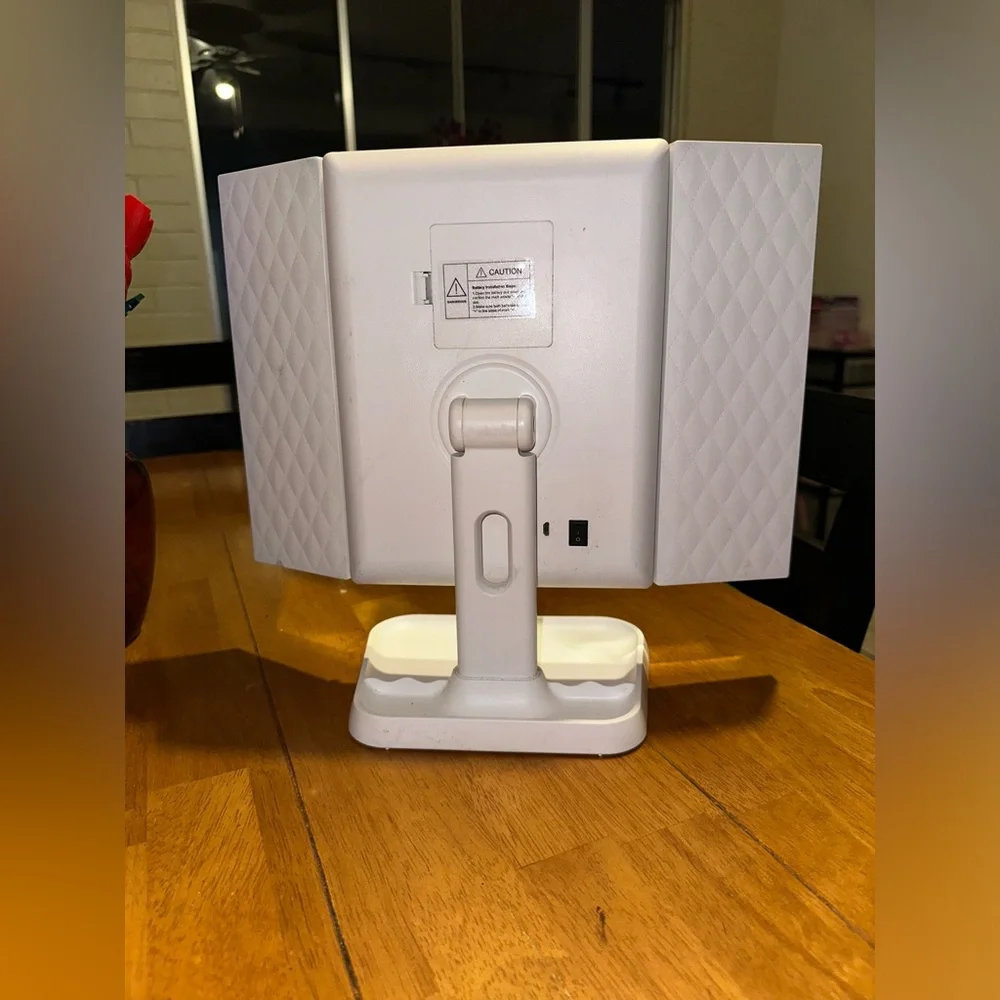 LED light up standup mirror